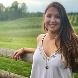 Meet your Posher, Olivia